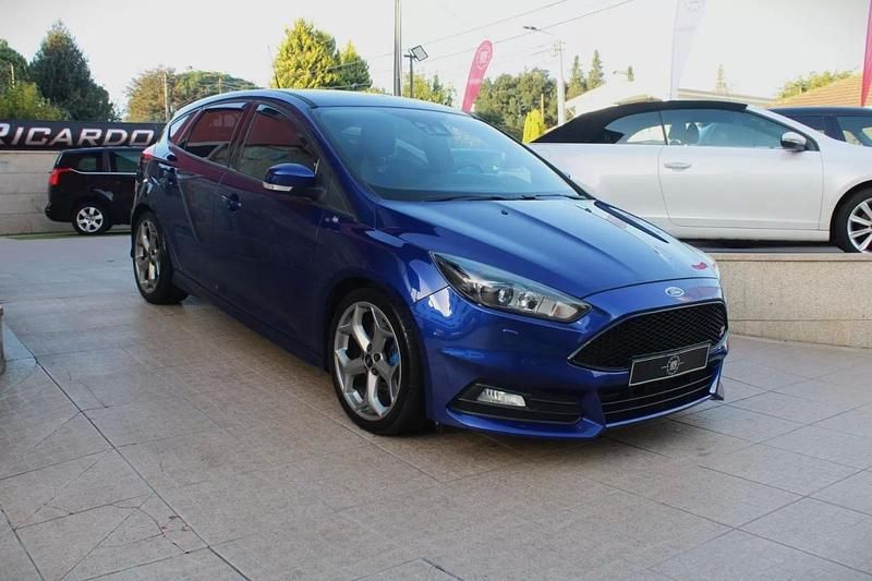 Usado Ford Focus ST 250 HP (183 kW) 2016 Azul Sedan