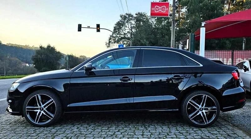 Usado Audi A3 116 HP (85 kW) 2016 Preto Sedan