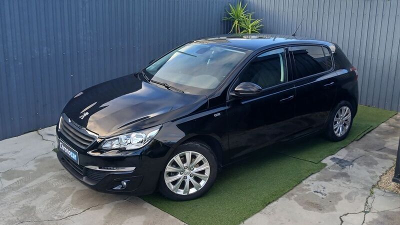Usado 2017 Peugeot 308 Style Sedan | € 8.900 (Bom preço) - Imagem 1/4