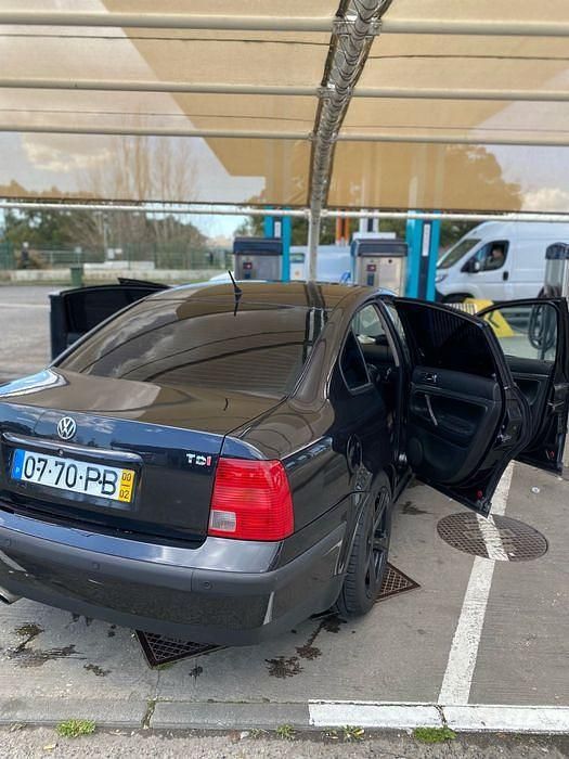 Usado 2000 VW Passat Sedan | € 2.100 - Imagem 1/4