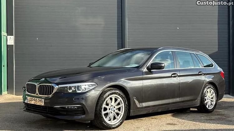 Preto Usado 2019 BMW 518 Sedan | € 26.500 - Imagem 1/1