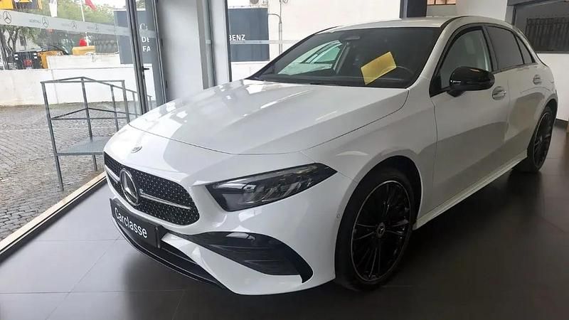 Branco polar Usado 2024 Mercedes A250 Advanced Plus Citadino | € 40.900 (Preço justo) - Imagem 1/4