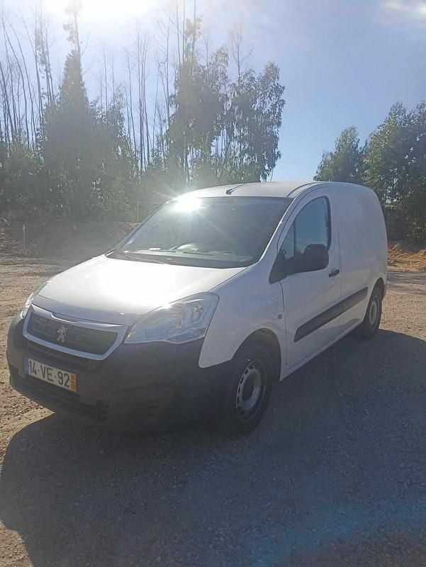 Branco Usado 2018 Peugeot Partner Van | € 11.900 (Preço justo) - Imagem 1/4