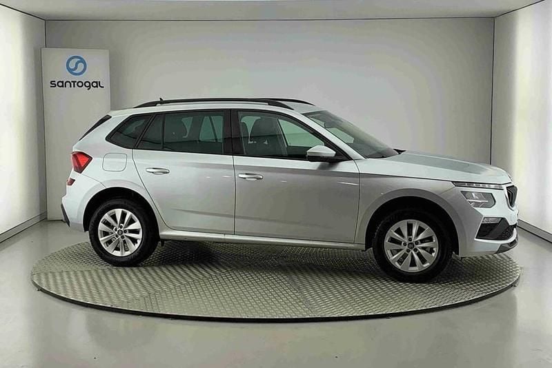 Cinzento Usado 2025 Skoda Kamiq SUV | € 22.990 (Preço justo) - Imagem 1/4