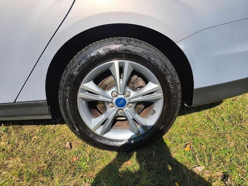 Usado Ford Focus 125 HP (91 kW) 2014 Sedan