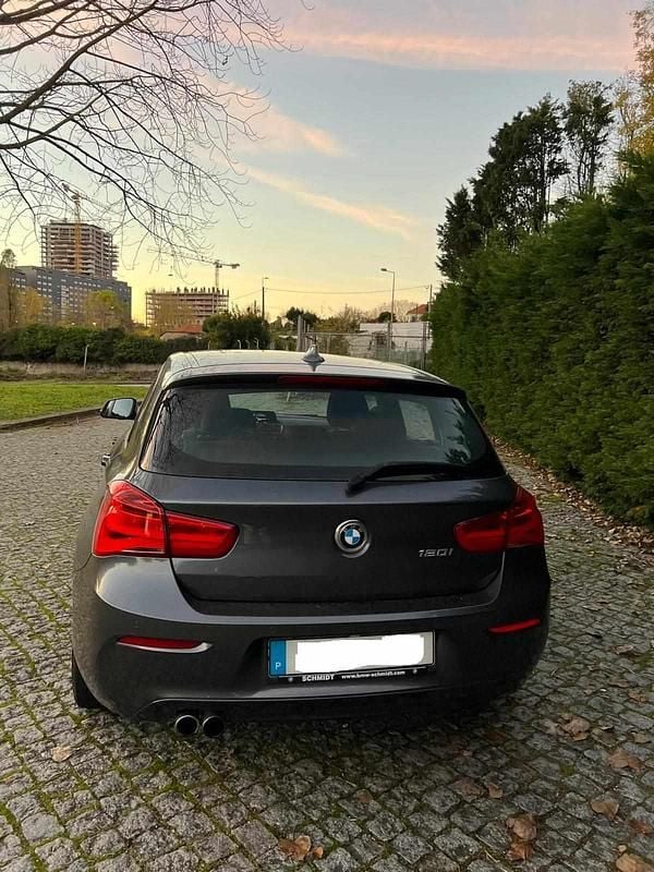 Usado BMW 120 184 HP (135 kW) 2017 Cinzento Citadino