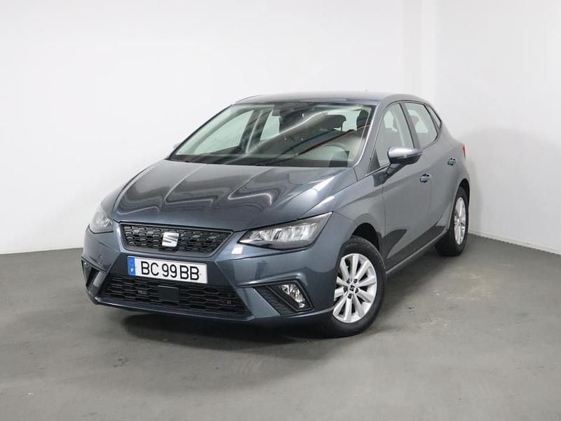 Azul Usado 2023 Seat Ibiza Style SUV | € 15.700 - Imagem 1/4