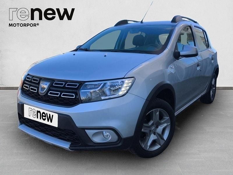 Cinza Usado 2020 Dacia Sandero Stepway SUV | € 12.490 (Bom preço) - Imagem 1/4