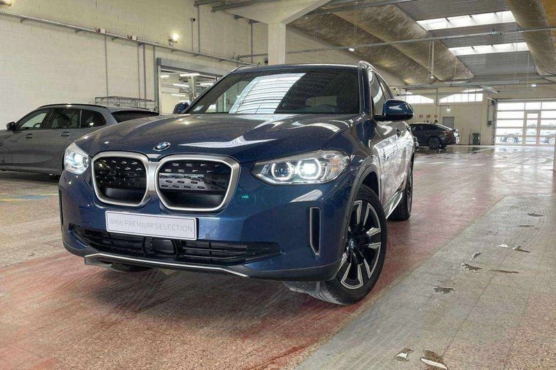 Azul Usado 2022 BMW iX3 SUV | € 43.900 (Bom preço) - Imagem 1/4