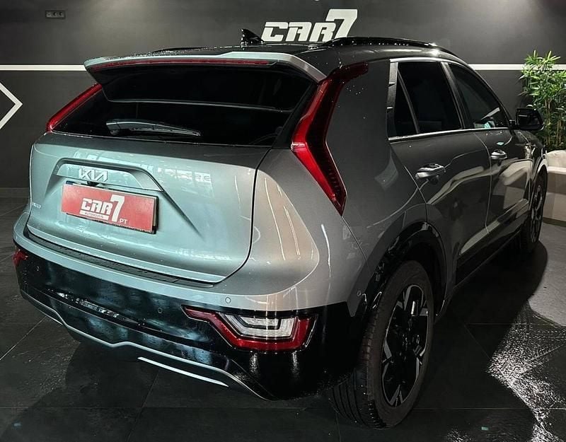 Usado Kia e-Niro 150 kW (204 HP) 2024 Cinza SUV