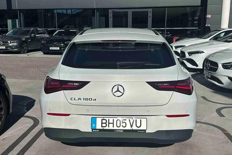 Usado Mercedes CLA180 116 HP (85 kW) 2024 Branco Sedan