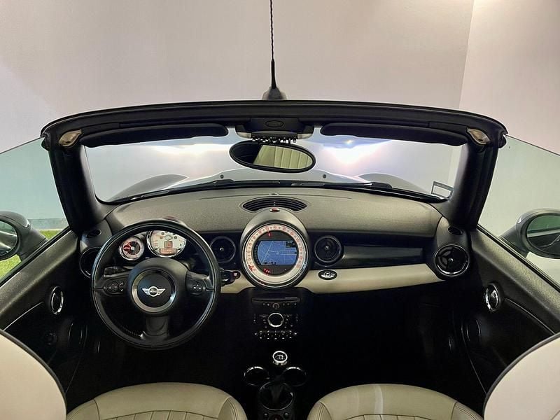 Usado Mini Cooper D Cabriolet 112 HP (82 kW) 2011 Preto Cabrios