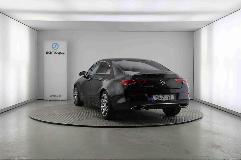 Usado Mercedes CLA200 Progressive 163 HP (119 kW) 2019 Preto Sedan