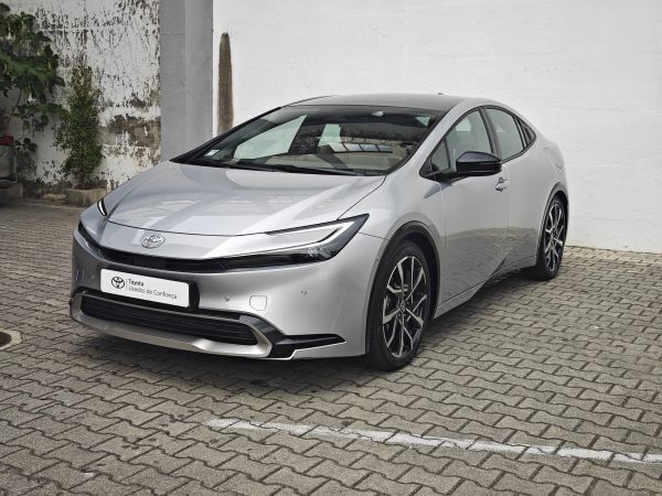 Cinza atomic metalizado Usado 2023 Toyota Prius Premium Citadino | € 43.900 (Caro) - Imagem 1/4