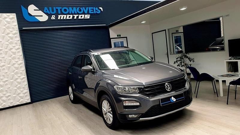 Cinzento Usado 2020 VW T-Roc Style SUV | € 22.900 (Preço elevado) - Imagem 1/4