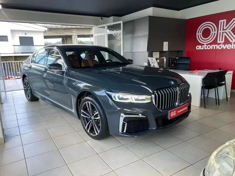 Cinzento Usado 2019 BMW 745e iPerformance Sedan | € 43.990 - Imagem 1/4