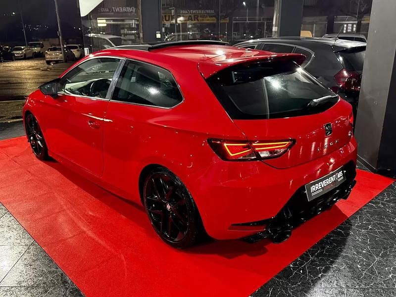 Usado Seat Leon FR 184 HP (135 kW) 2013 Vermelho Citadino