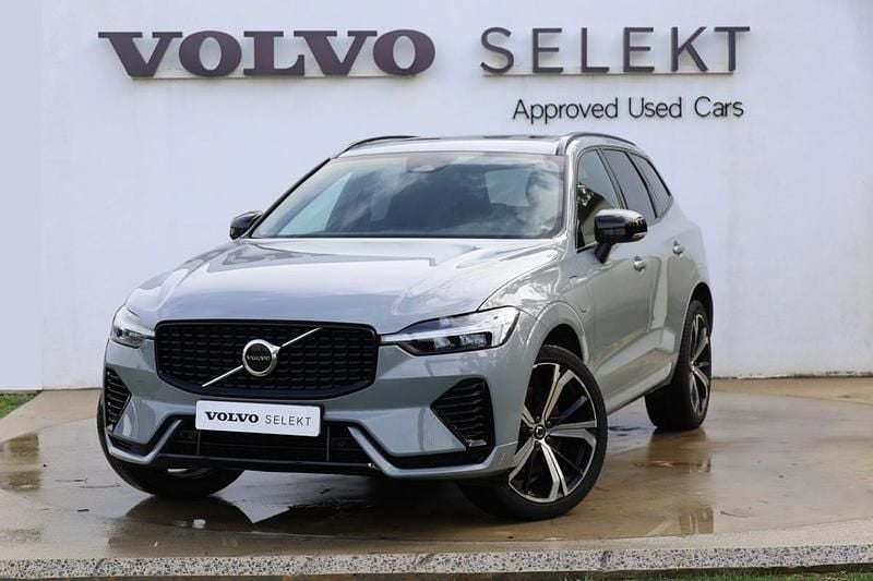Cinza Usado 2023 Volvo XC60 Plus SUV | € 49.800 - Imagem 1/4