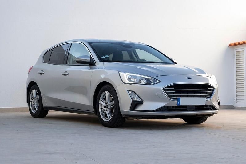Cinza Usado 2019 Ford Focus Business Edition | € 14.900 (Preço justo) - Imagem 1/4