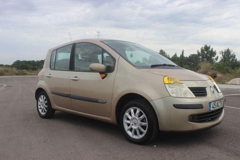 Usado 2005 Renault Modus Monovolume | € 2.000 (Preço elevado) - Imagem 1/4