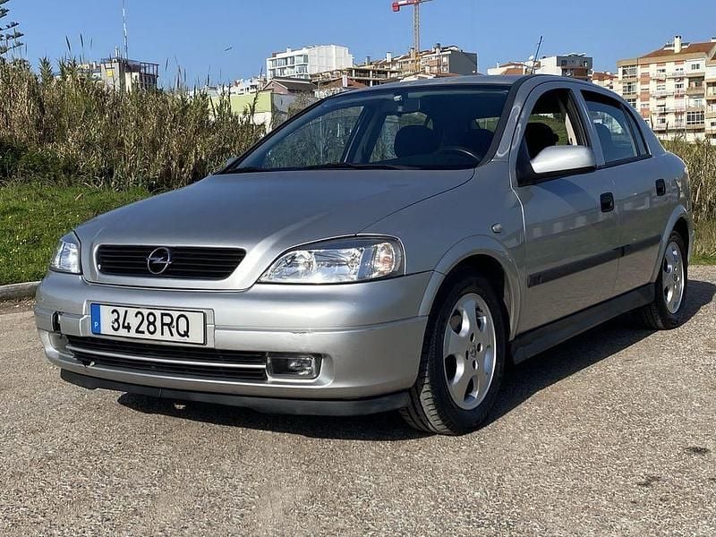 Usado Opel Astra 90 HP (66 kW) 2001 Sedan