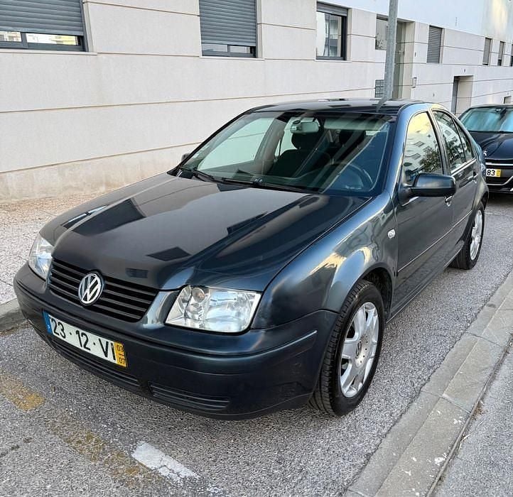 Usado 2003 VW Bora Sedan | € 2.500 - Imagem 1/4