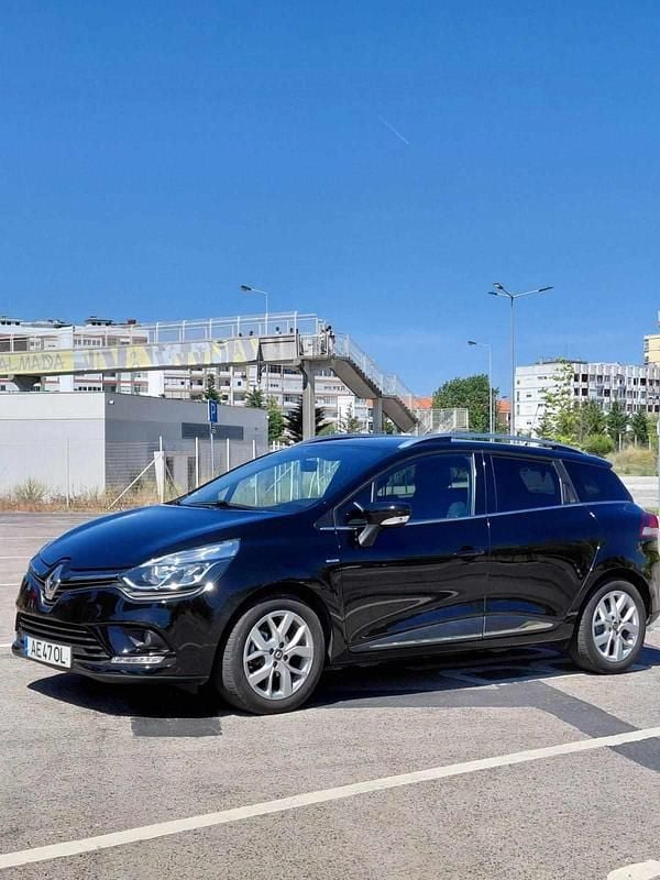 Preto Usado 2020 Renault Clio V Carrinha | € 12.990 (Preço justo) - Imagem 1/4