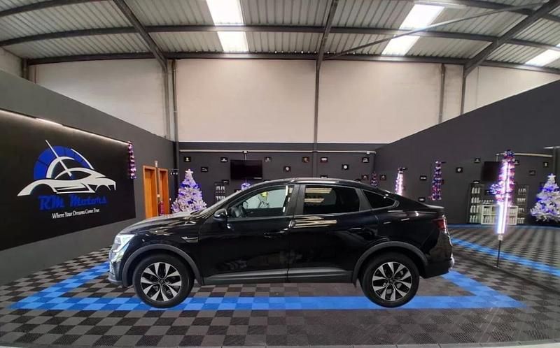 Usado Renault Arkana 140 HP (102 kW) 2023 Cinza SUV