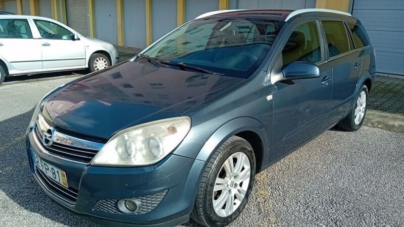 Usado 2008 Opel Astra Sedan | € 2.999 (Bom preço) - Imagem 1/4