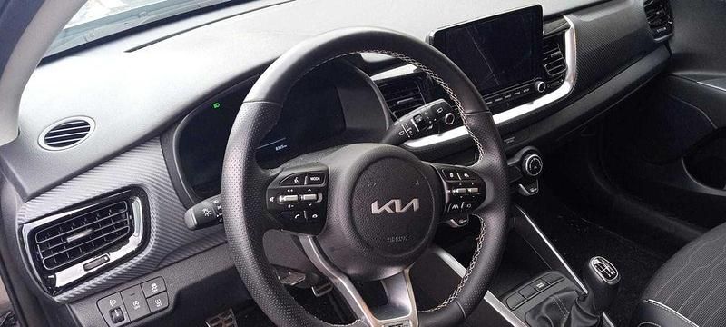 Usado Kia Stonic 120 HP (88 kW) 2025 SUV