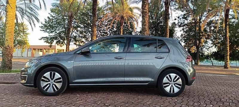 Usado VW e-Golf 100 kW (136 HP) 2019 Cinzento Citadino