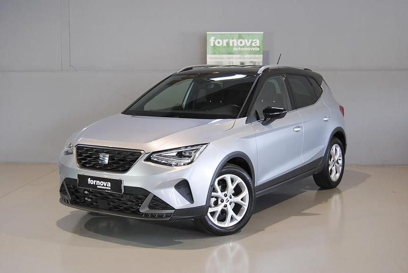 Cinza Usado 2024 Seat Arona FR SUV | € 20.990 (Preço elevado) - Imagem 1/4