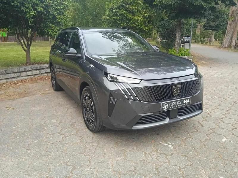 Usado Peugeot 5008 145 HP (106 kW) 2025 Cinzento Citadino