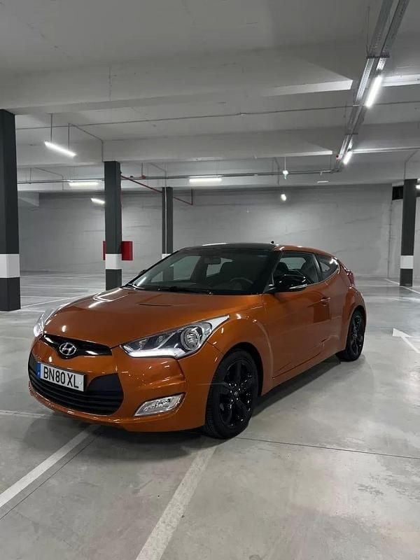 Vermelho Usado 2011 Hyundai Veloster Premium Citadino | € 11.450 - Imagem 1/4