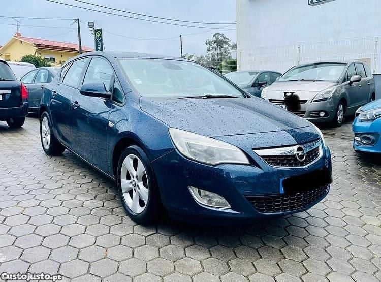 Azul Usado 2010 Opel Astra Enjoy Citadino | € 6.490 (Preço justo) - Imagem 1/1