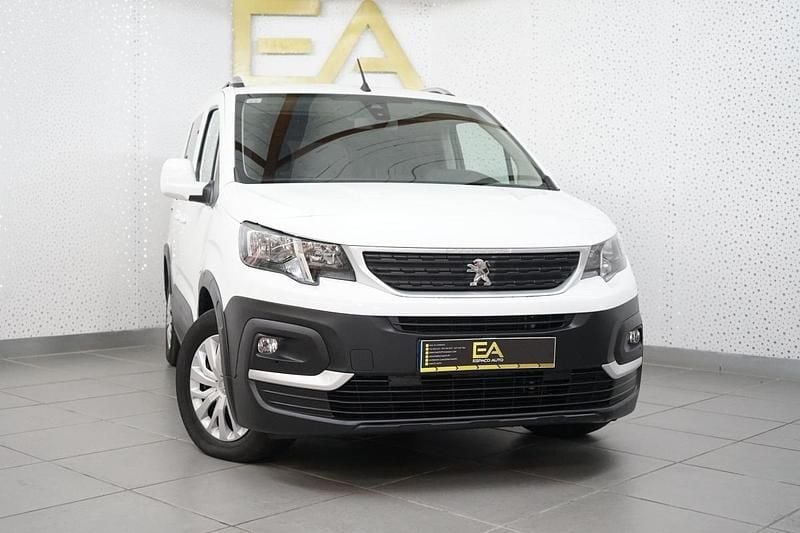Branco Usado 2019 Peugeot Rifter Active Monovolume | € 20.980 - Imagem 1/4