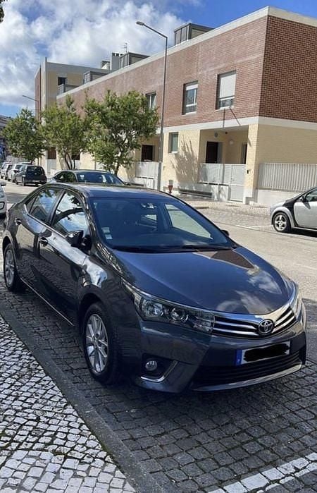 Usado 2014 Toyota Corolla Sedan | € 12.900 - Imagem 1/4