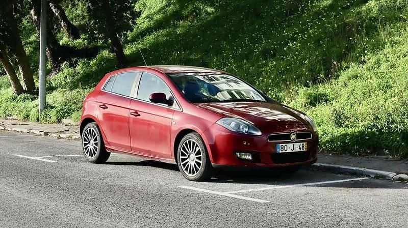 Usado Fiat Bravo 120 HP (88 kW) 2010 Vermelho Citadino