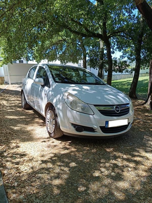 Usado Opel Corsa Enjoy 75 HP (55 kW) 2008