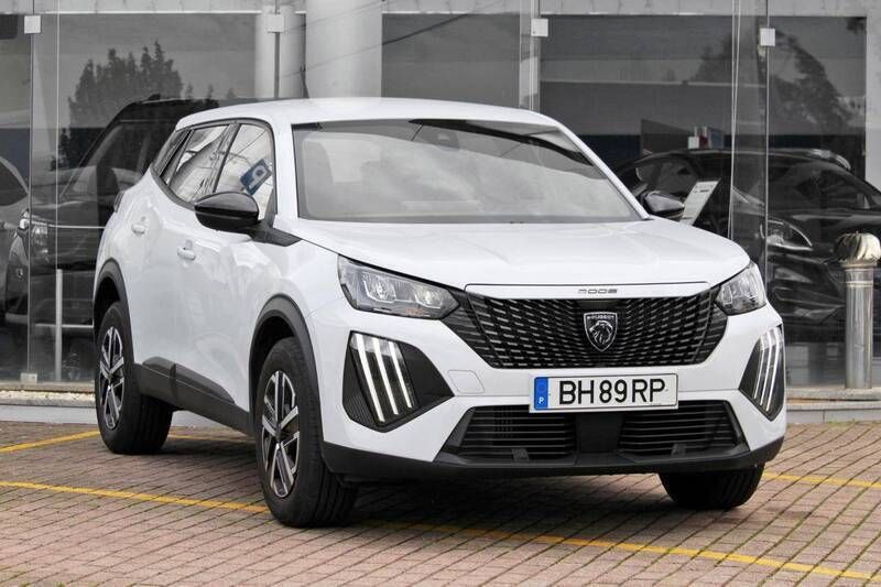 Branco Usado 2024 Peugeot 2008 Active SUV | € 21.690 (Preço justo) - Imagem 1/4