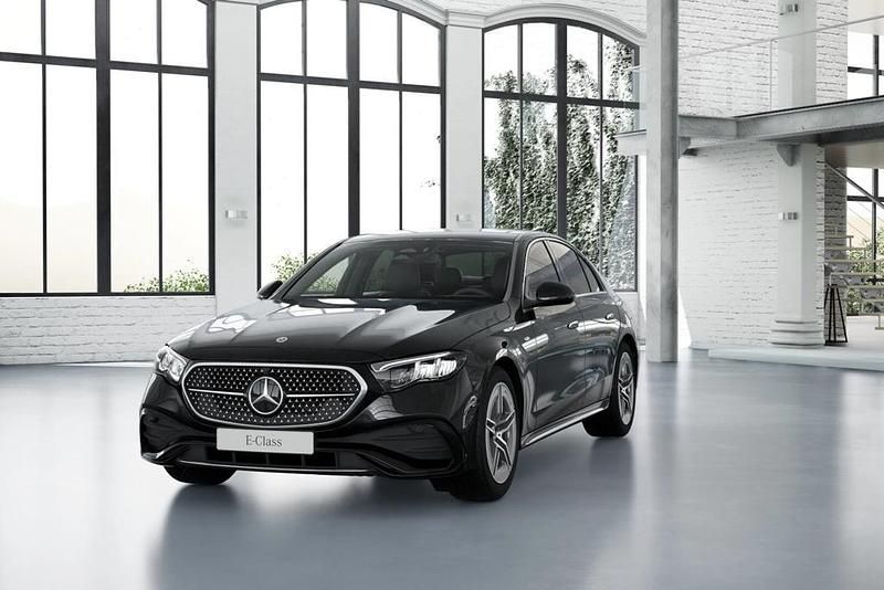 Preto Novo 2025 Mercedes E300 Sedan | € 84.110 - Imagem 1/4