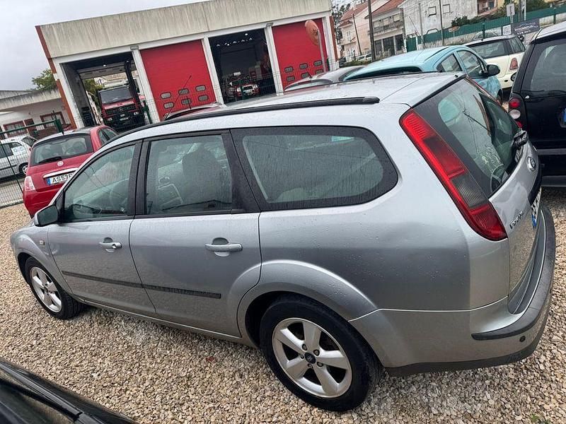 Usado Ford Focus 109 HP (80 kW) 2005 Sedan