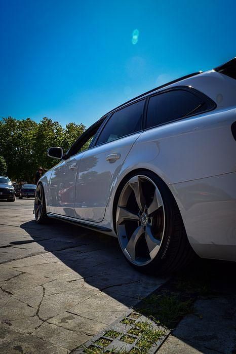 Usado 2012 Audi A4 Sedan | € 18.000 - Imagem 1/4