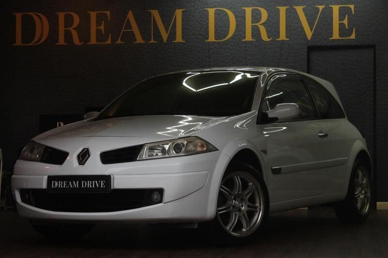 Branco Usado 2008 Renault Mégane III Dynamique Citadino | € 4.490 (Super Preço) - Imagem 1/4