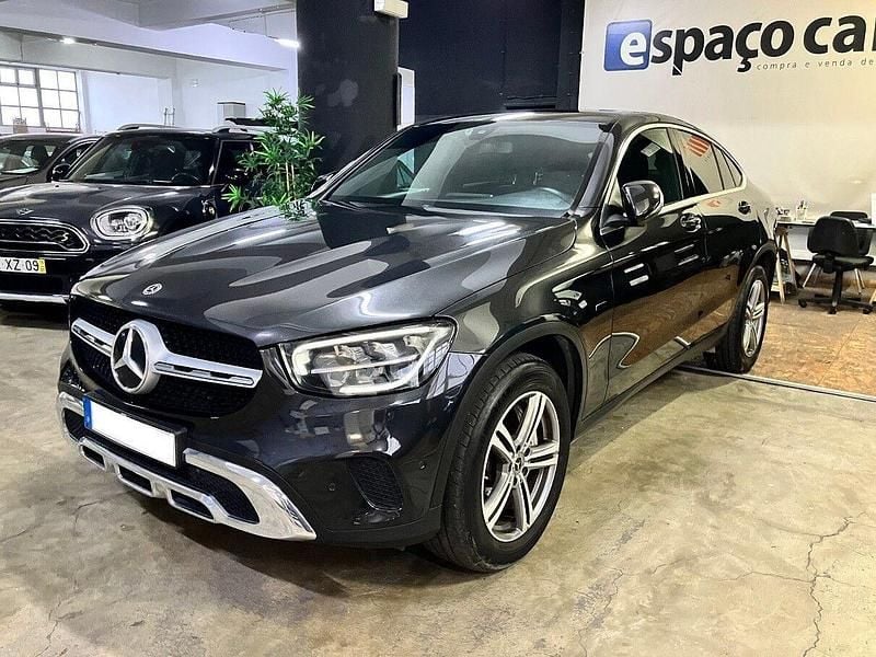 Cinza Usado 2021 Mercedes GLC300 SUV | € 46.950 (Preço justo) - Imagem 1/4