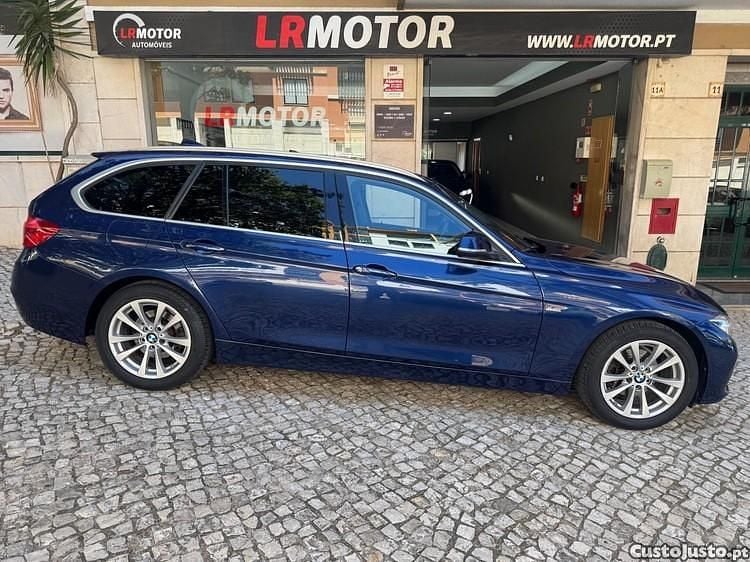 Azul Usado 2018 BMW 318 Sport Line Carrinha | € 18.950 (Preço justo) - Imagem 1/1