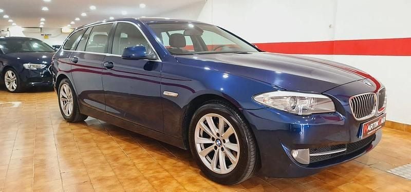 Azul Usado 2012 BMW 520 Carrinha | € 12.999 (Preço justo) - Imagem 1/4