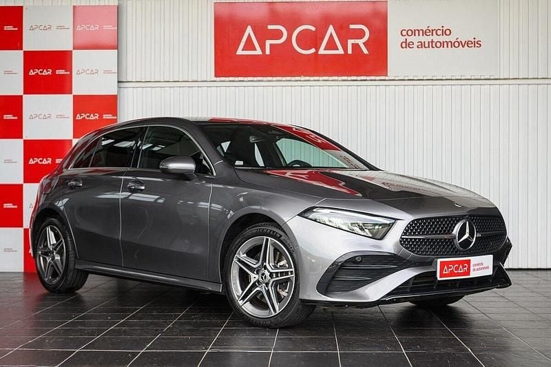 Cinza Usado 2023 Mercedes A250 AMG line Sedan | € 34.500 (Preço justo) - Imagem 1/4