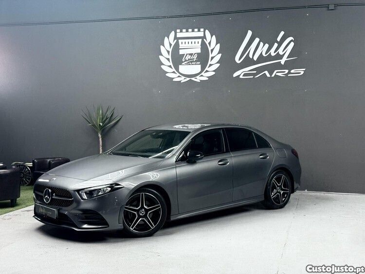 Cinza Usado 2020 Mercedes A180 AMG | € 29.990 - Imagem 1/1
