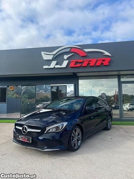 Azul Usado 2018 Mercedes CLA180 Urban Sedan | € 21.850 (Preço justo) - Imagem 1/1